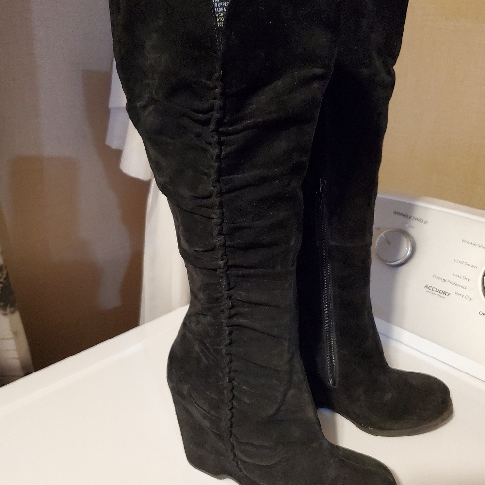 Mia Gelato Black Suede Wedge Boots Size 6M